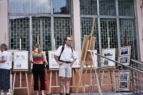 Die Ausstellung vor dem Geb�ude des Bezirksmuseums in Kalisch.